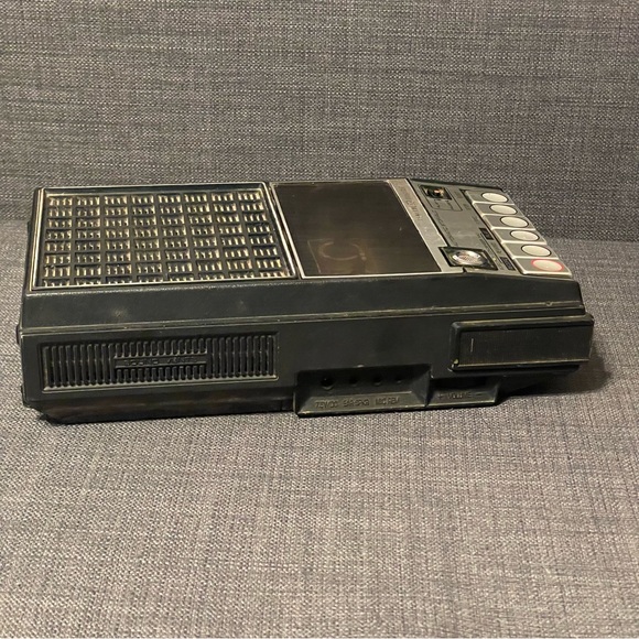 Vintage GE Cassette Tape Player Recorder Model 3-5105 NON WORKING No Power Cord - Picture 3 of 7